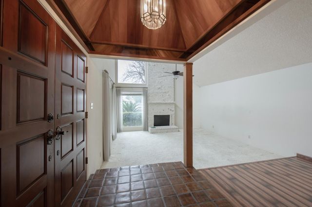 6271 N Prospect Avenue, Fresno, CA 93711