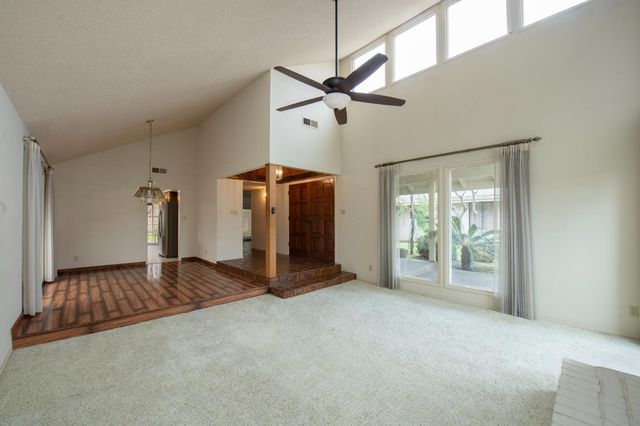 6271 N Prospect Avenue, Fresno, CA 93711