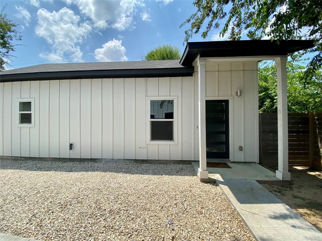 1209 E Saint Johns Ave C, Austin, TX 78752