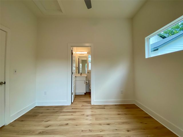 1209 E Saint Johns Ave C, Austin, TX 78752