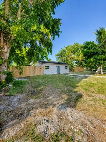980 NW 13th Street, Homestead, FL 33030