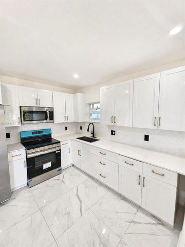 980 NW 13th Street, Homestead, FL 33030