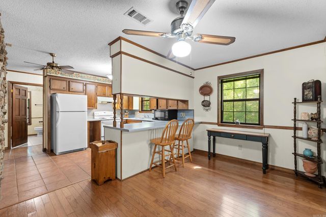 269 W Pleasant Valley Rd., Greenbrier, AR 72058