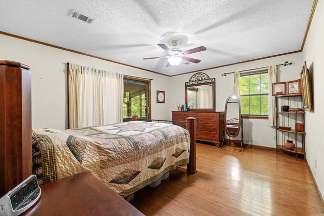 269 W Pleasant Valley Rd., Greenbrier, AR 72058