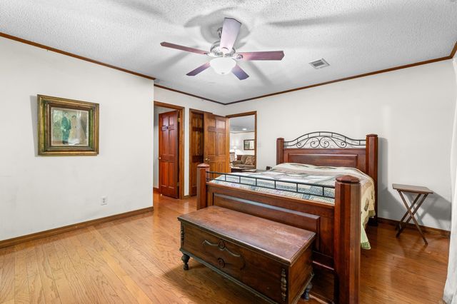269 W Pleasant Valley Rd., Greenbrier, AR 72058