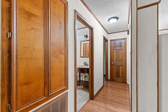 269 W Pleasant Valley Rd., Greenbrier, AR 72058