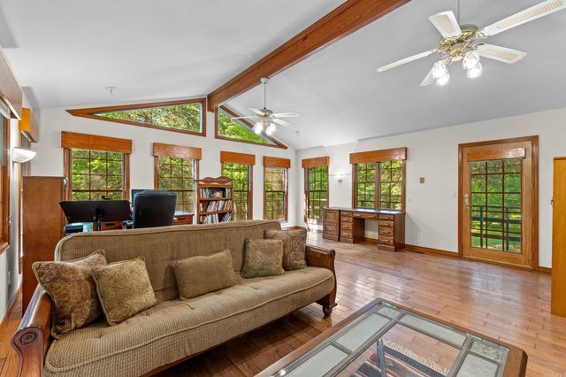 269 W Pleasant Valley Rd., Greenbrier, AR 72058