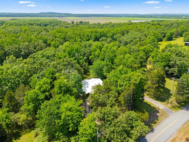 269 W Pleasant Valley Rd., Greenbrier, AR 72058