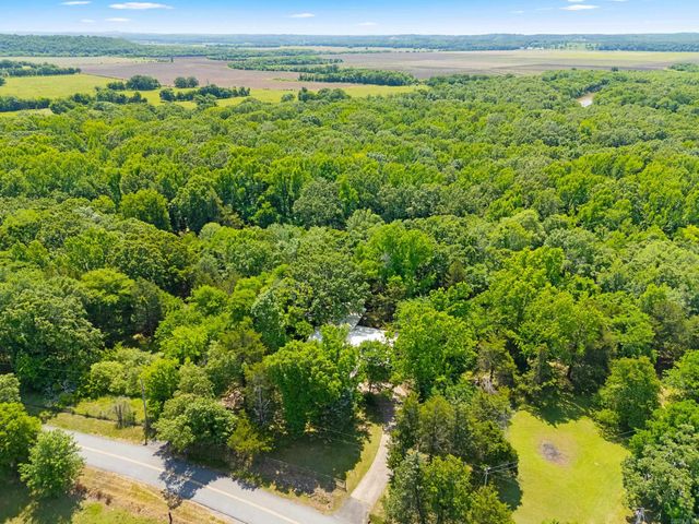 269 W Pleasant Valley Rd., Greenbrier, AR 72058