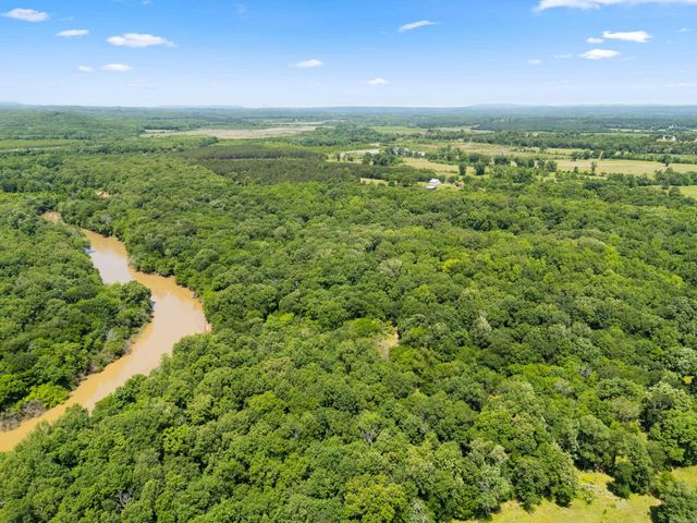 269 W Pleasant Valley Rd., Greenbrier, AR 72058