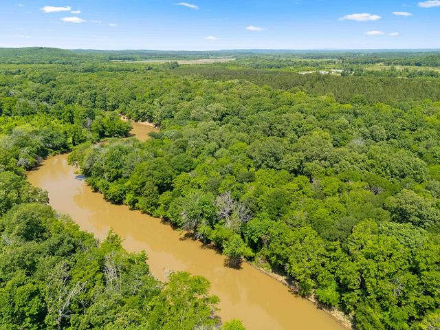 269 W Pleasant Valley Rd., Greenbrier, AR 72058