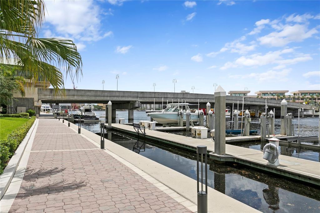 Image 51 of property listing at 700 S HARBOUR ISLAND BOULEVARD 204, Tampa, FL 33602