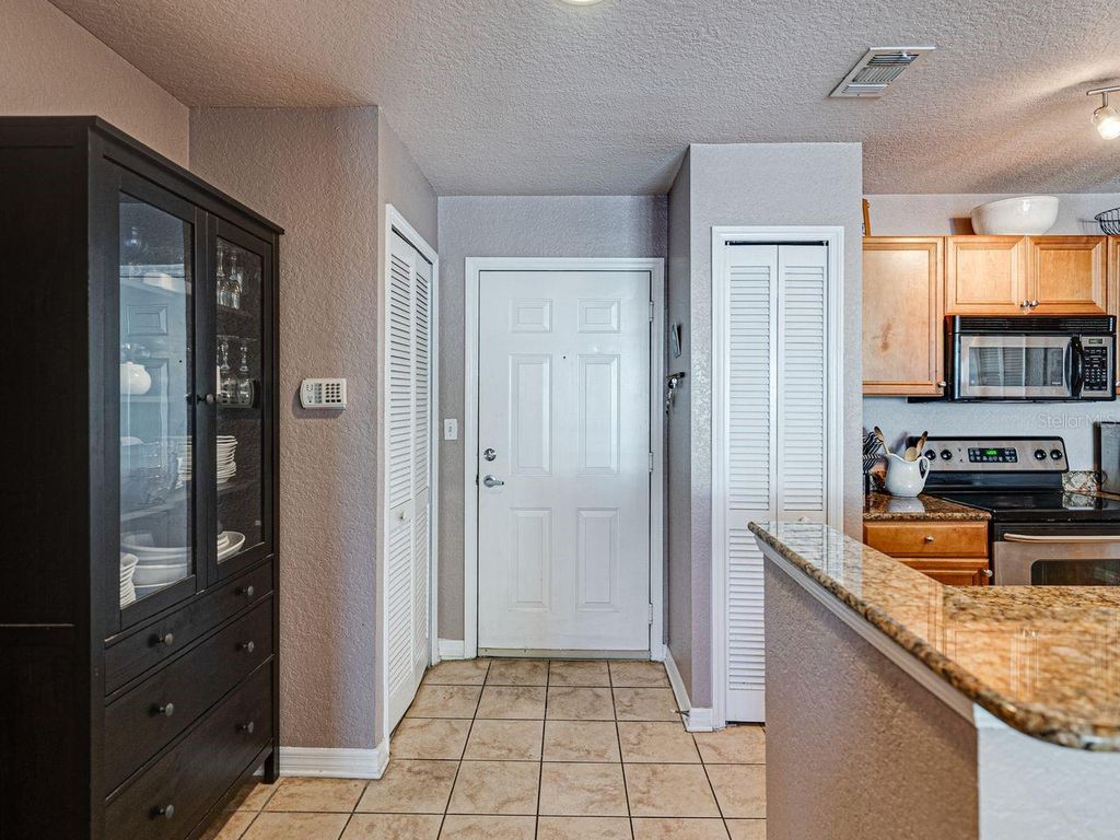 Image 7 of property listing at 700 S HARBOUR ISLAND BOULEVARD 204, Tampa, FL 33602