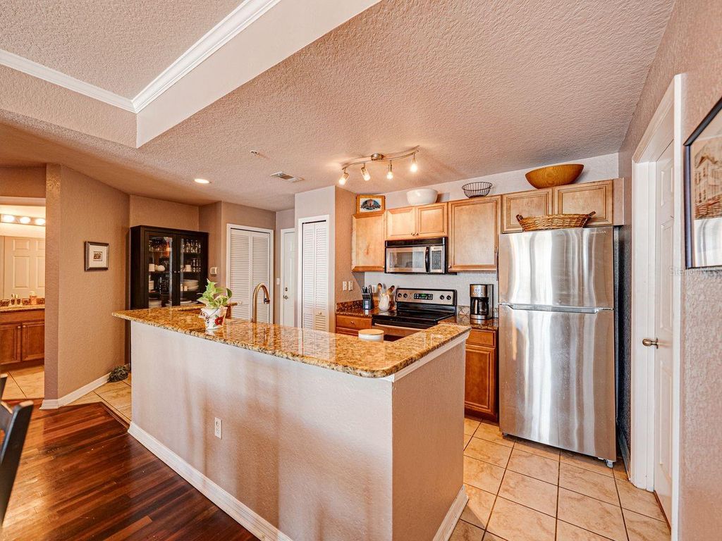Image 10 of property listing at 700 S HARBOUR ISLAND BOULEVARD 204, Tampa, FL 33602