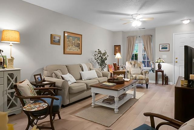 8169 Shadow Oak Drive, North Charleston, SC 29406
