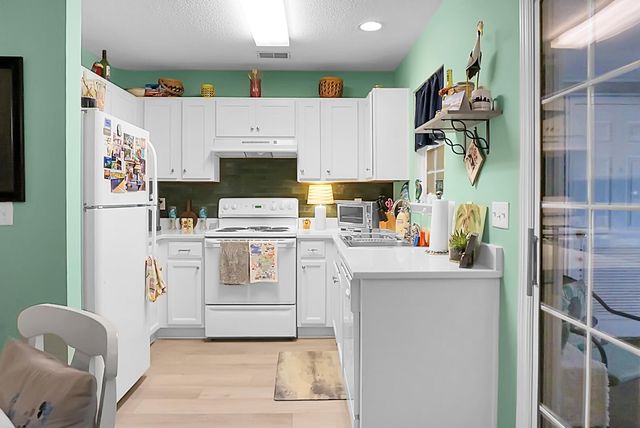 8169 Shadow Oak Drive, North Charleston, SC 29406