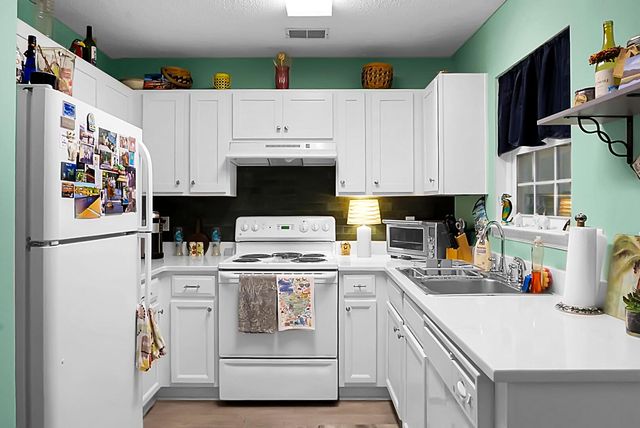 8169 Shadow Oak Drive, North Charleston, SC 29406