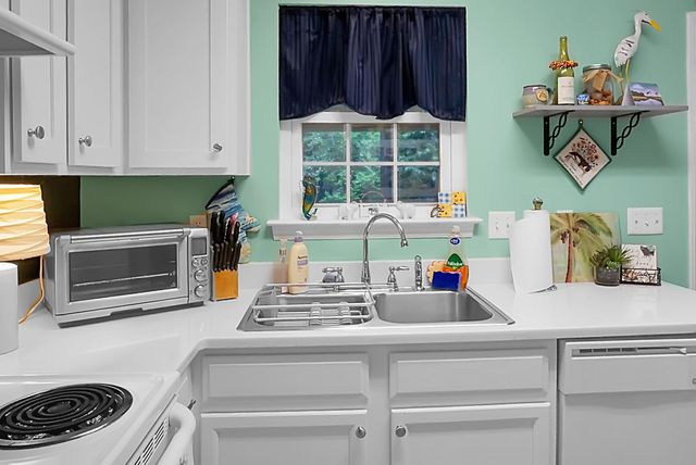 8169 Shadow Oak Drive, North Charleston, SC 29406