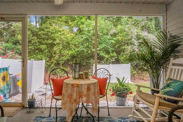 8169 Shadow Oak Drive, North Charleston, SC 29406