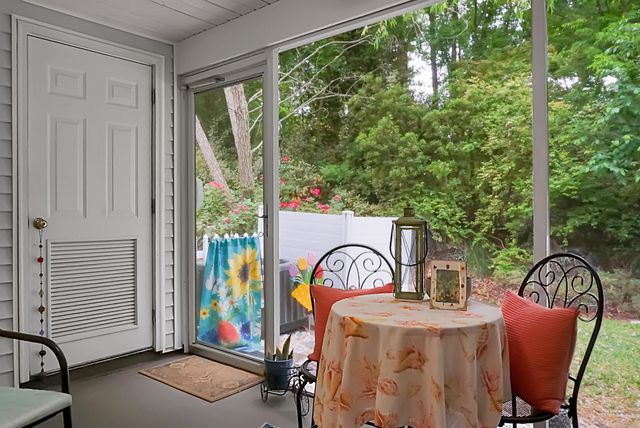 8169 Shadow Oak Drive, North Charleston, SC 29406