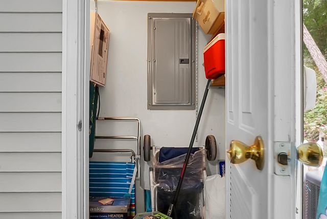 8169 Shadow Oak Drive, North Charleston, SC 29406