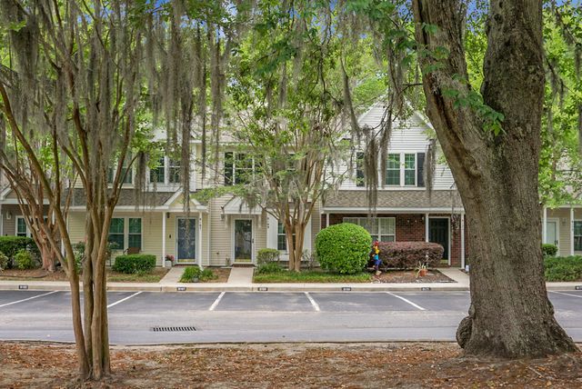 8169 Shadow Oak Drive, North Charleston, SC 29406