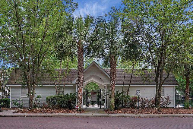 8169 Shadow Oak Drive, North Charleston, SC 29406