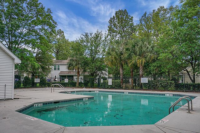 8169 Shadow Oak Drive, North Charleston, SC 29406