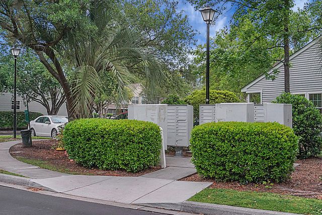 8169 Shadow Oak Drive, North Charleston, SC 29406