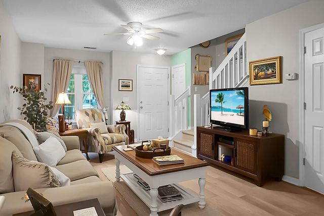 8169 Shadow Oak Drive, North Charleston, SC 29406