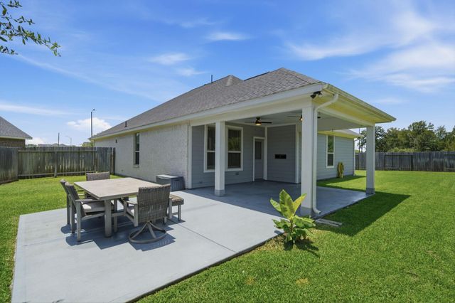 8303 Divot Trace, Fulshear, TX 77441