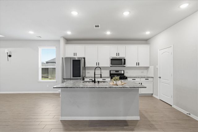 8303 Divot Trace, Fulshear, TX 77441