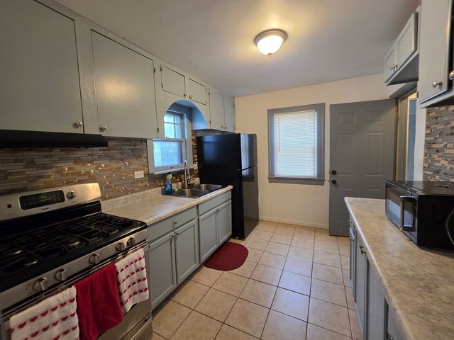614 N Butrick Street, Waukegan, IL 60085