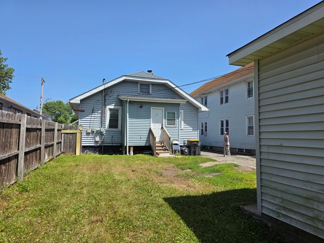 614 N Butrick Street, Waukegan, IL 60085