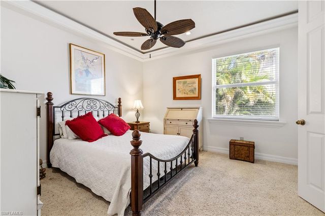 909 SW 22nd TER, Cape Coral, FL 33991