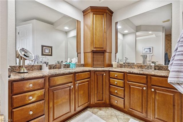 909 SW 22nd TER, Cape Coral, FL 33991