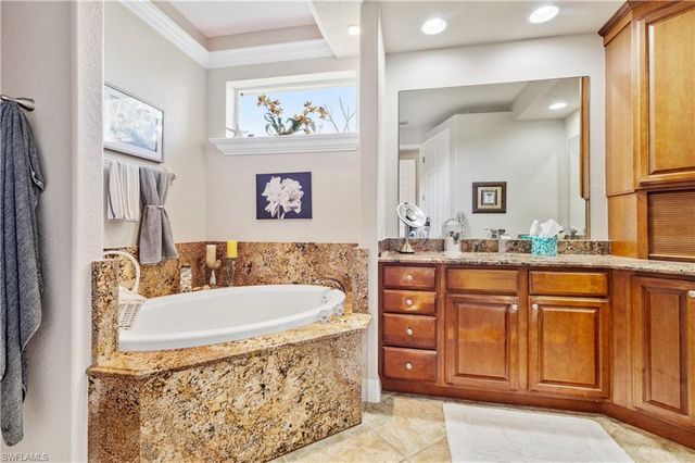 909 SW 22nd TER, Cape Coral, FL 33991