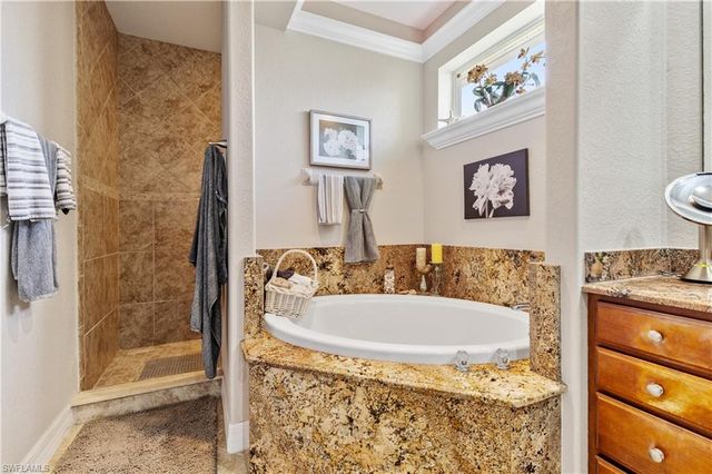 909 SW 22nd TER, Cape Coral, FL 33991