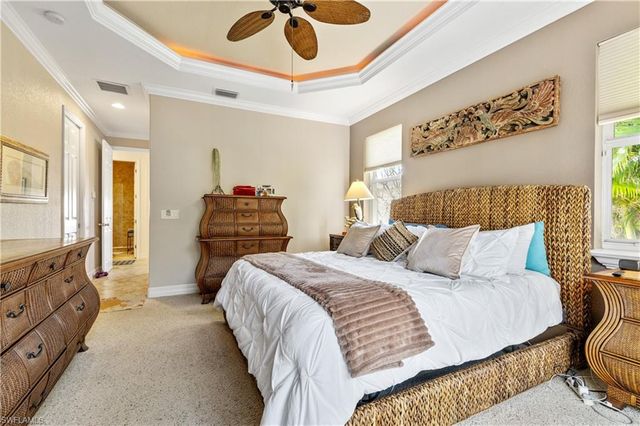 909 SW 22nd TER, Cape Coral, FL 33991