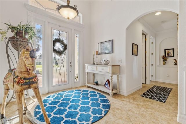 909 SW 22nd TER, Cape Coral, FL 33991