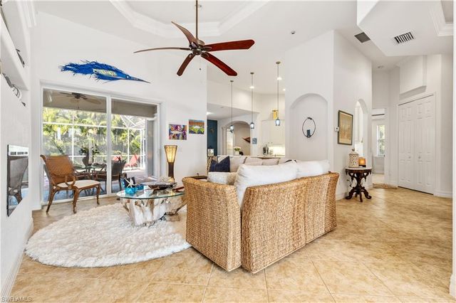 909 SW 22nd TER, Cape Coral, FL 33991