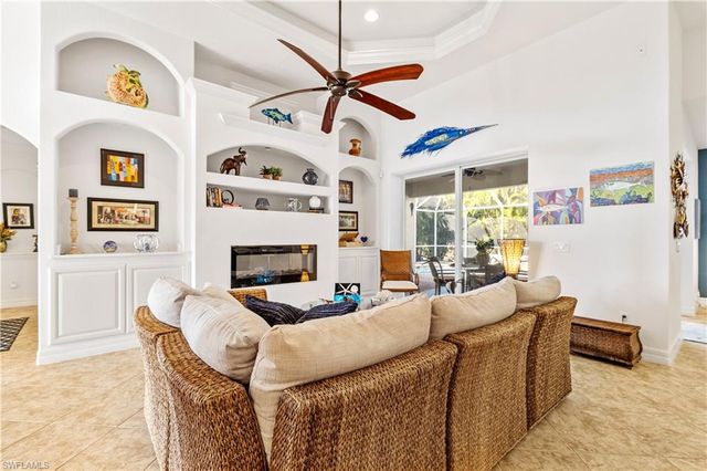 909 SW 22nd TER, Cape Coral, FL 33991