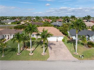 909 SW 22nd TER, Cape Coral, FL 33991