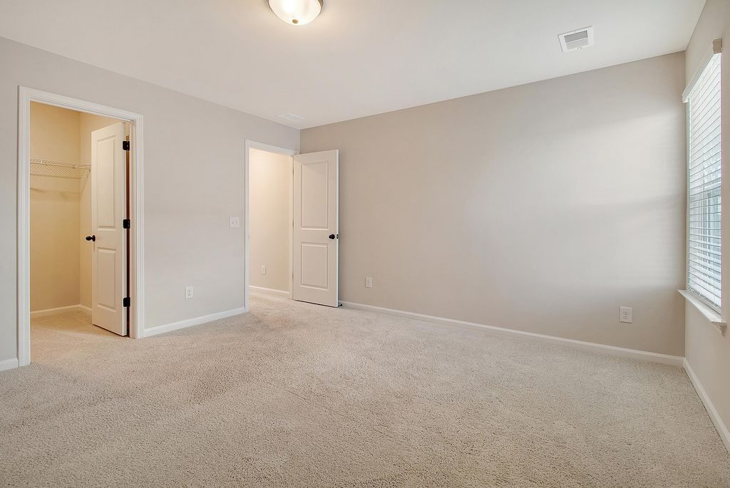 Image 28 of property listing at 299 Lucca Drive, Summerville, SC 29486