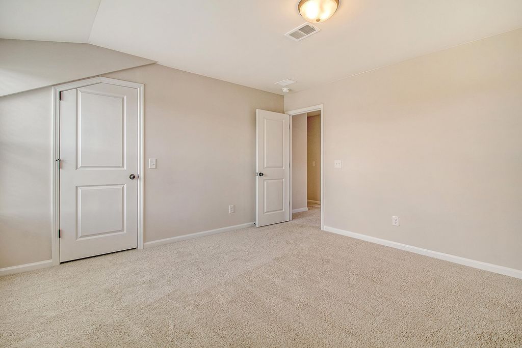 Image 34 of property listing at 299 Lucca Drive, Summerville, SC 29486