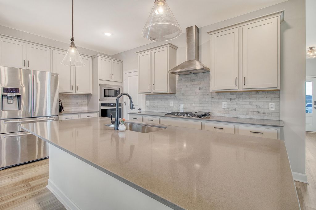 Image 6 of property listing at 299 Lucca Drive, Summerville, SC 29486