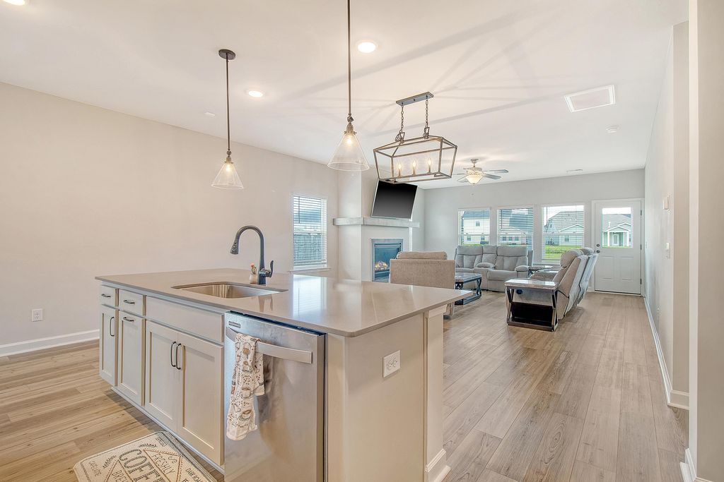 Image 8 of property listing at 299 Lucca Drive, Summerville, SC 29486
