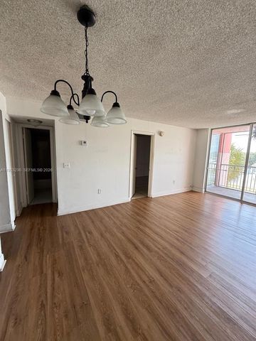 19715 SW 114th Ave 357, Miami, FL 33157