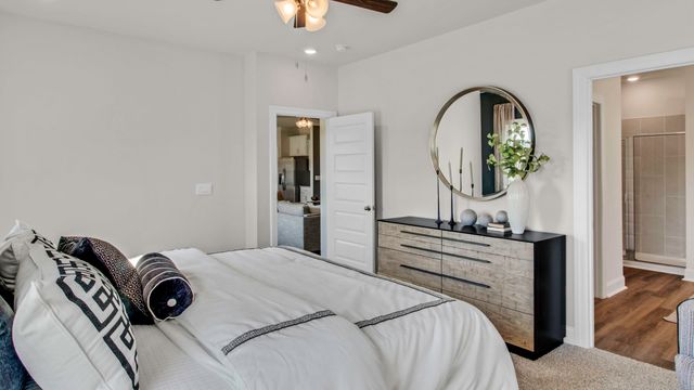 595 RIVERDALE DR, Oakland, TN 38060