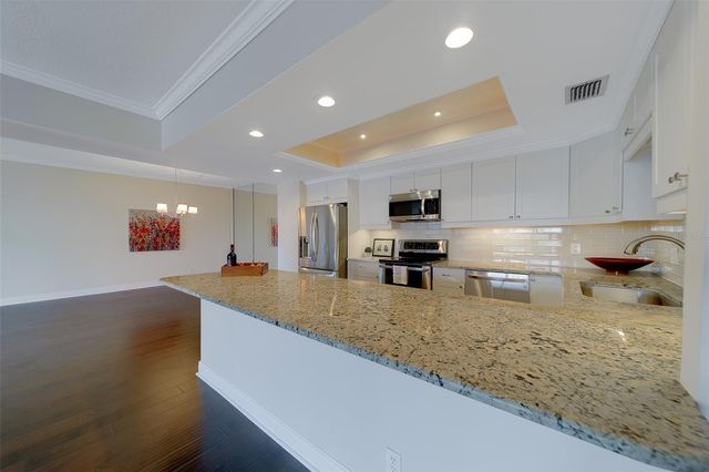 8 BELLEVIEW BOULEVARD 308, Belleair, FL 33756